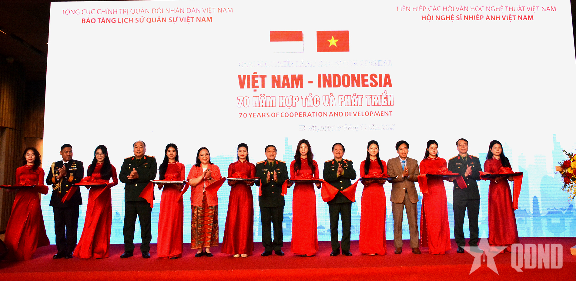 Khai mạc triển lãm “Việt Nam - Indonesia: 70 năm hợp tác và phát triển”